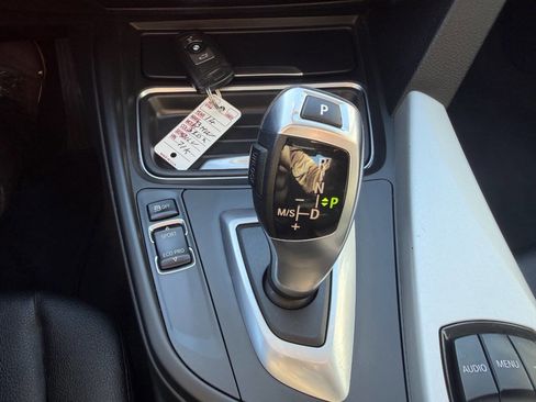 Used 2014 BMW 320i xDrive Sedan image 32