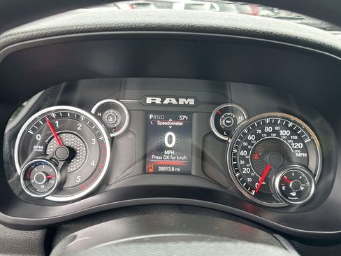 Certified 2024 RAM 2500 Tradesman w/ Chrome Appearance Group AWD/4WD image 13
