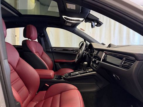 Used 2025 Porsche Macan S AWD/4WD image 16