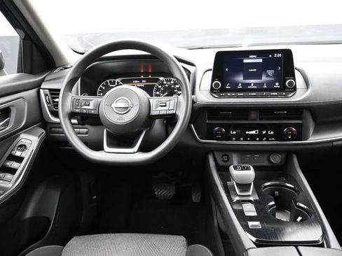 Used 2024 Nissan Rogue SV FWD image 7