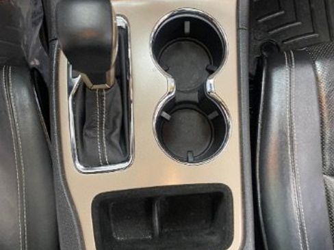 Used 2017 Jeep Grand Cherokee Overland image 28