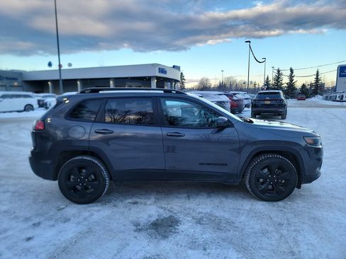 Used 2019 Jeep Cherokee Latitude Plus image 9