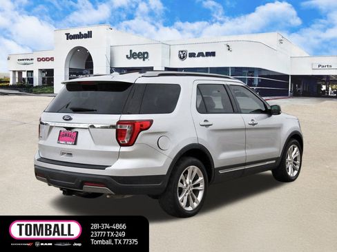 Used 2019 Ford Explorer XLT w/ Equipment Group 202A image 7