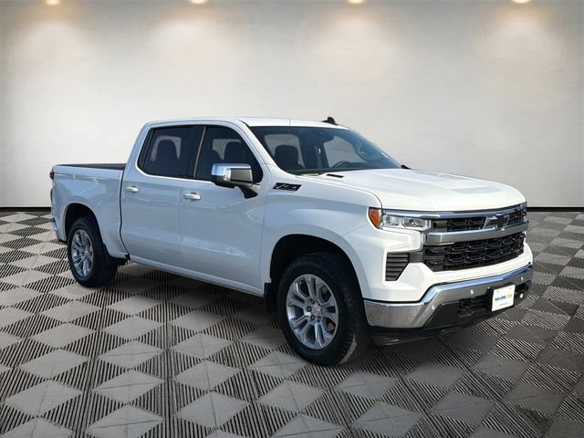 Used 2025 Chevrolet Silverado 1500 LT w/ Z71 Off-Road Package AWD/4WD image 3
