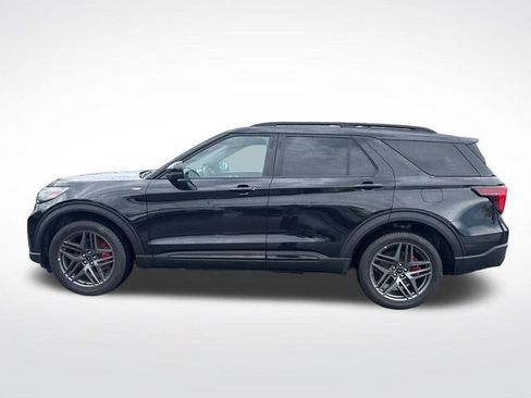 Used 2025 Ford Explorer ST-Line w/ ST-Line Street Pack AWD/4WD image 2