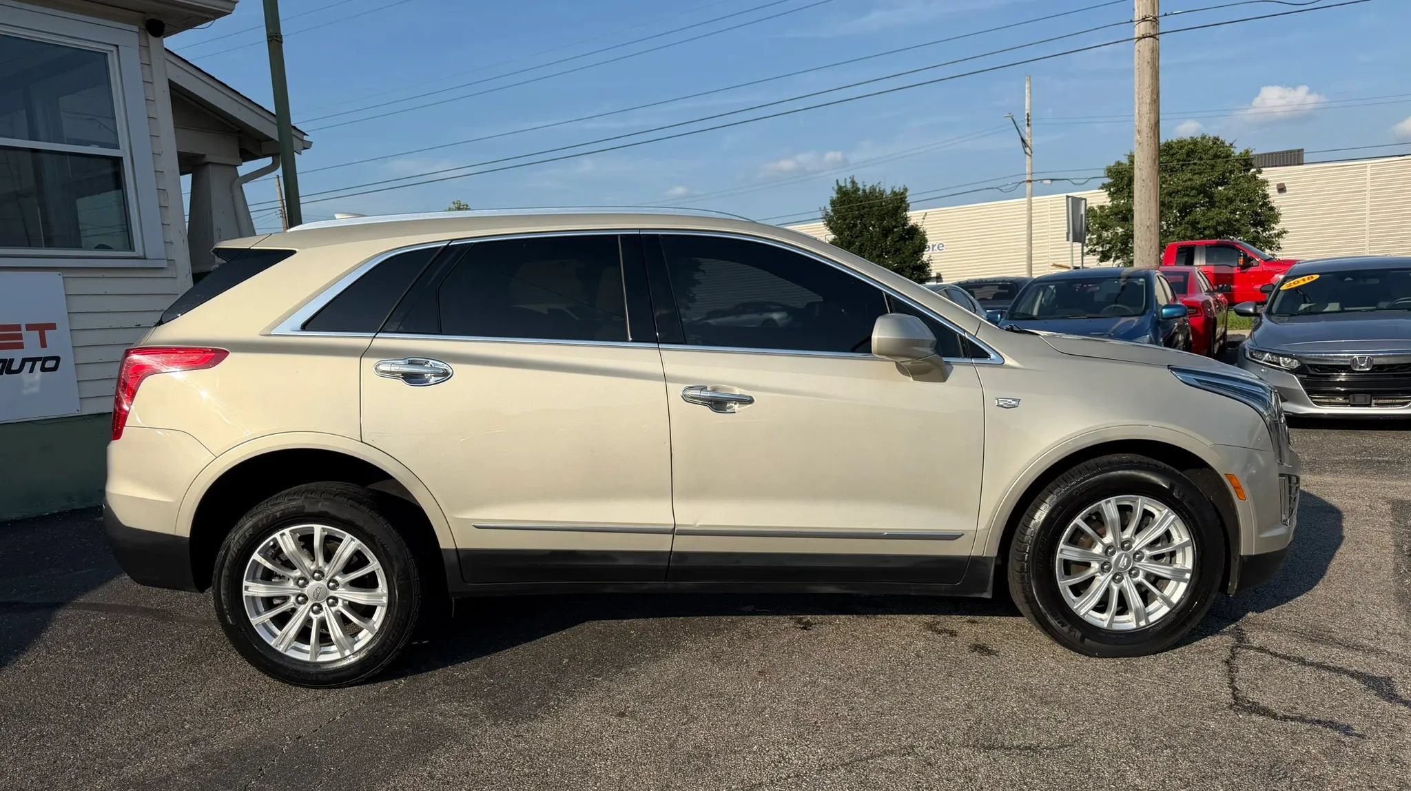 Used 2017 Cadillac XT5 FWD image 6