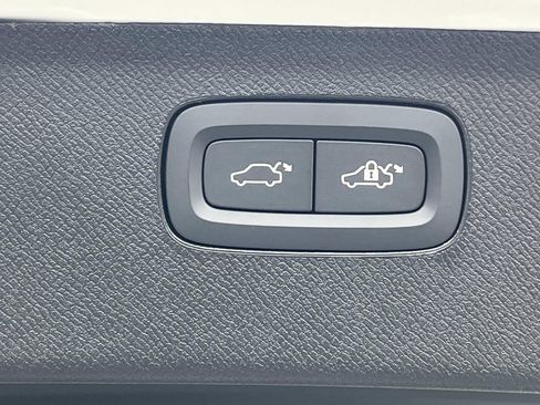 New 2026 Volvo XC90 B6 Ultra image 13