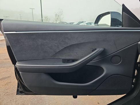 Used 2025 Tesla Model 3 Long Range image 32