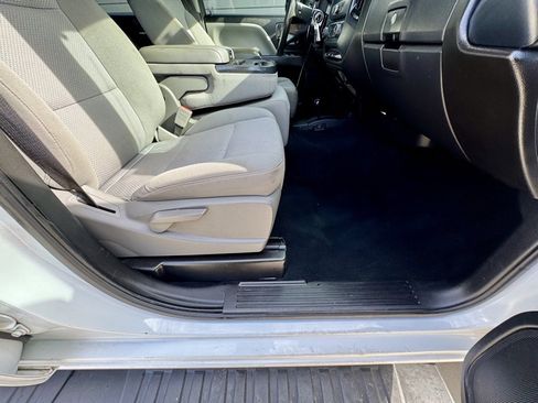 Used 2019 GMC Sierra 2500 4x4 Crew Cab w/ Sierra Convenience Package image 22