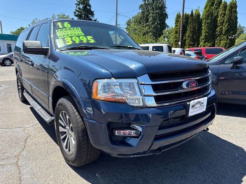 Used 2016 Ford Expedition EL XLT image 3