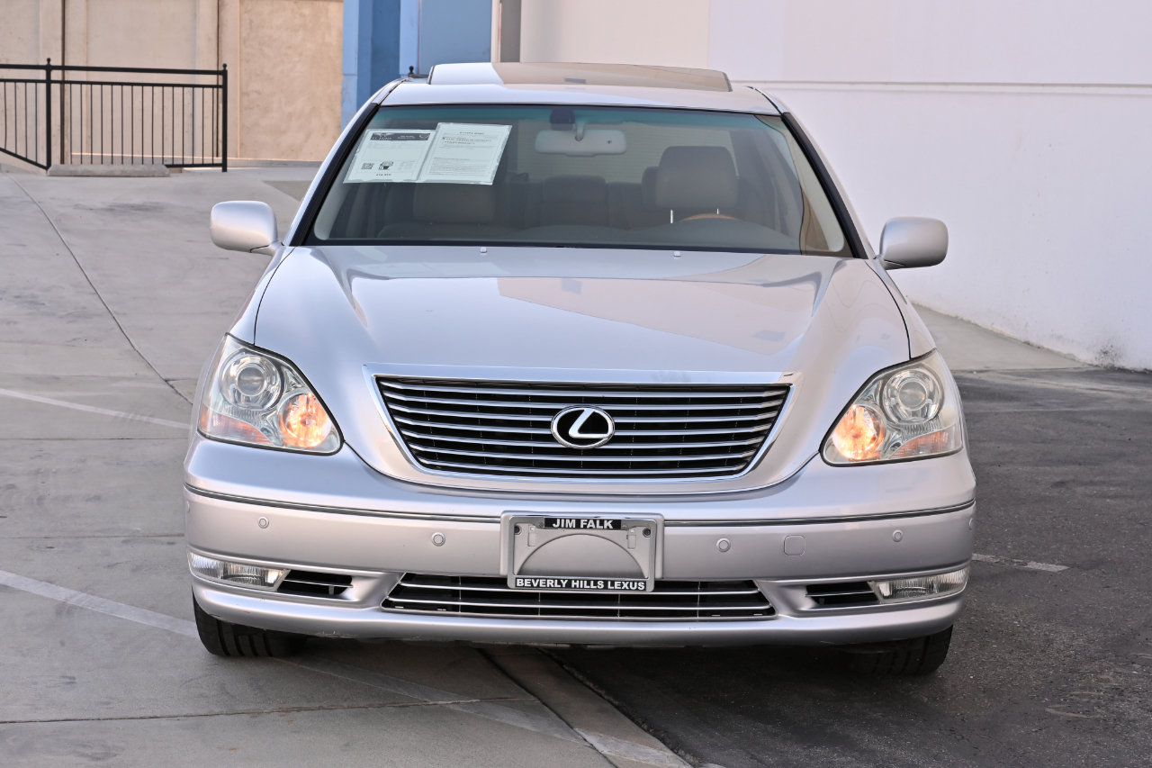 Used 2004 Lexus LS 430 w/ Modern Luxury Pkg RWD image 9