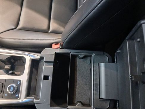 Used 2021 Ford Explorer XLT w/ Equipment Group 202A image 27