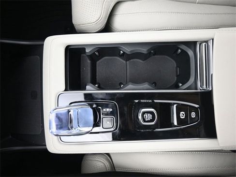 New 2026 Volvo XC90 B6 Ultra w/ Protection Package Premier image 11