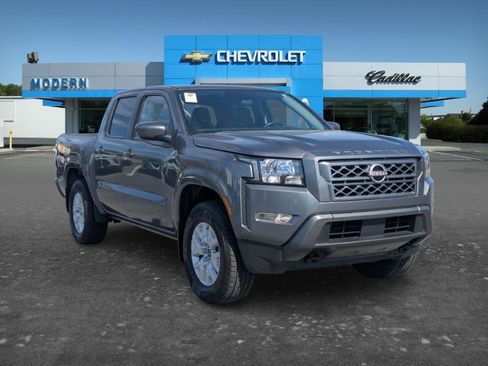 Used 2022 Nissan Frontier SV image 3