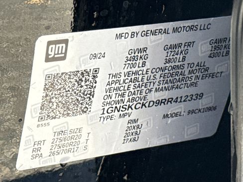 Used 2024 Chevrolet Suburban LT w/ Luxury Package image 35