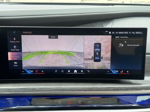 Used 2023 BMW i7 xDrive60 AWD/4WD image 38