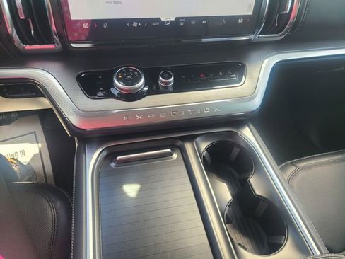 New 2026 Ford Expedition Max Platinum image 15