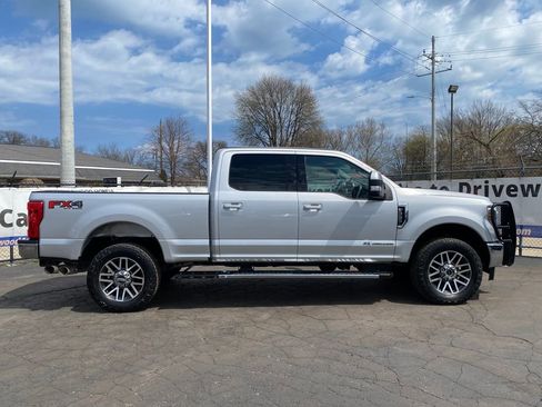 Used 2018 Ford F250 Lariat w/ Lariat Value Package AWD/4WD image 2