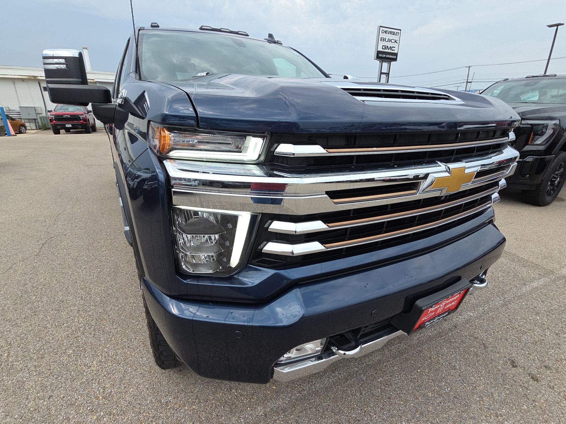 Used 2022 Chevrolet Silverado 2500 High Country AWD/4WD image 13