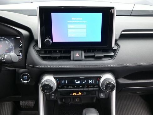 Used 2024 Toyota RAV4 XLE w/ Convenience Package image 9