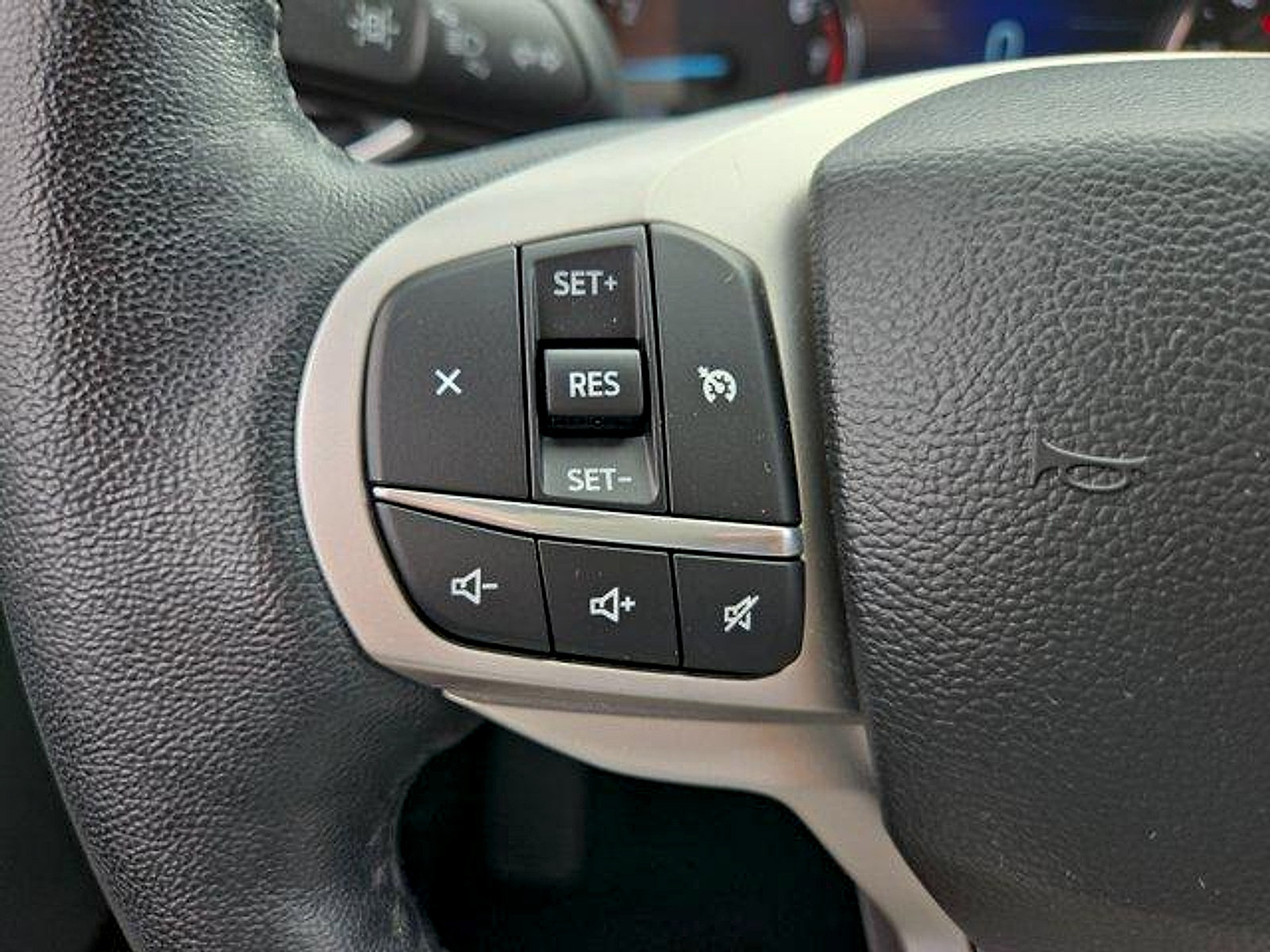 Certified 2023 Ford Explorer XLT w/ Equipment Group 202A AWD/4WD image 14