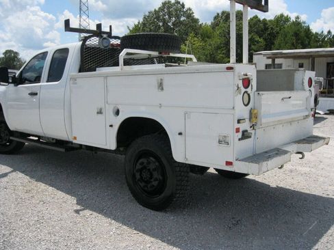 Used 2013 Chevrolet Silverado 3500 W/T image 4
