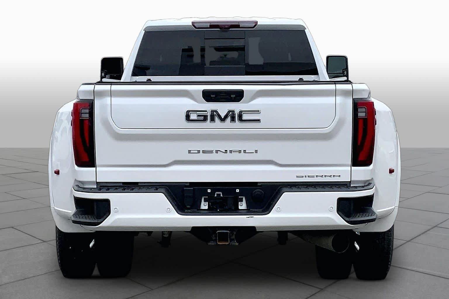 Used 2024 GMC Sierra 3500 Denali Ultimate AWD/4WD image 5