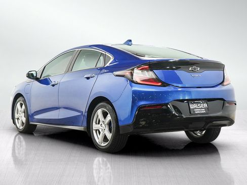 Used 2017 Chevrolet Volt LT w/ Comfort Package FWD image 3