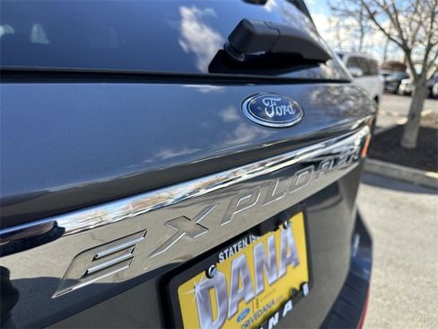 Certified 2022 Ford Explorer XLT image 47
