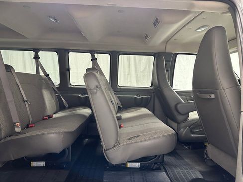Used 2025 Chevrolet Express 3500 LT w/ LT Preferred Equipment Group image 40