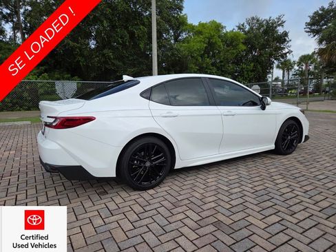 Used 2026 Toyota Camry SE FWD image 11