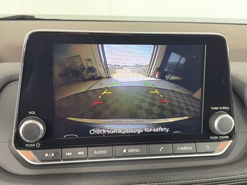 Used 2023 Nissan Rogue SV AWD/4WD image 19