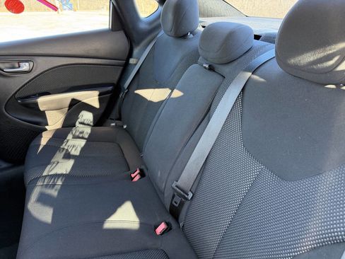 Used 2016 Dodge Dart SXT image 7