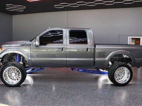 Used 2014 Ford F350 Lariat w/ Lariat Interior Package AWD/4WD image 2