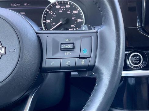 Used 2024 Nissan Pathfinder SV AWD/4WD image 24