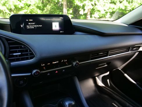 Used 2021 MAZDA MAZDA3 s FWD image 8