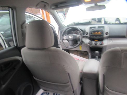 Used 2012 Toyota RAV4 4WD image 25