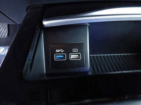 Used 2023 Genesis G80 2.5T image 17