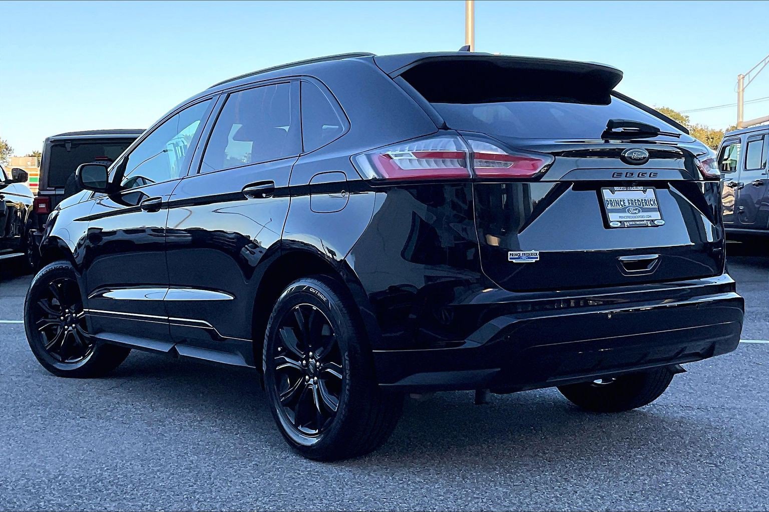 Certified 2022 Ford Edge SE w/ Black Appearance Package AWD/4WD image 10