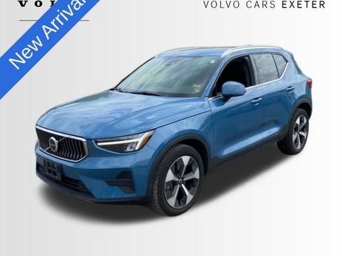 Used 2024 Volvo XC40 B5 Core AWD/4WD image 1