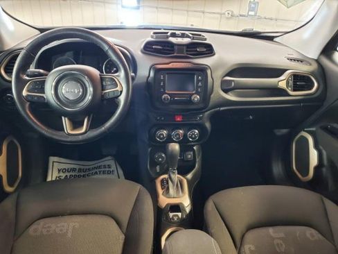 Used 2017 Jeep Renegade Latitude w/ Cold Weather Group AWD/4WD image 9