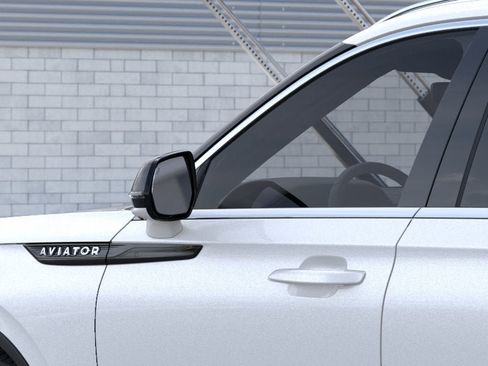 New 2026 Lincoln Aviator AWD image 18