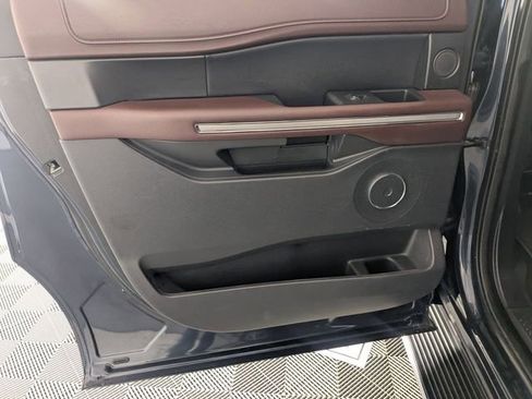 Used 2023 Ford Expedition Max Limited image 30