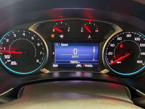 Used 2020 Chevrolet Equinox LT FWD image 17