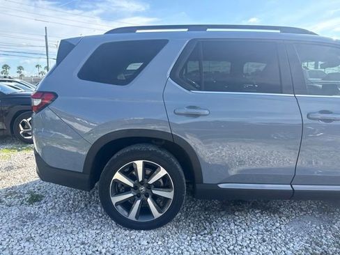 Used 2024 Honda Pilot Touring image 5
