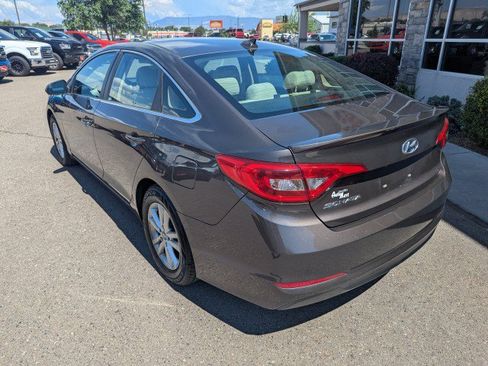 Used 2017 Hyundai Sonata SE FWD image 3