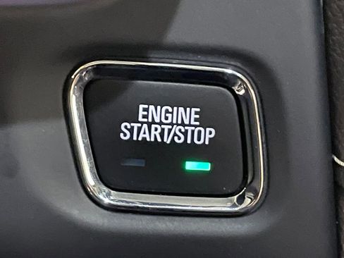 Used 2023 GMC Acadia SLT image 30