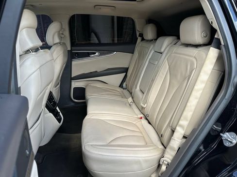 Used 2016 Lincoln MKX Reserve w/ Technology Package FWD image 42