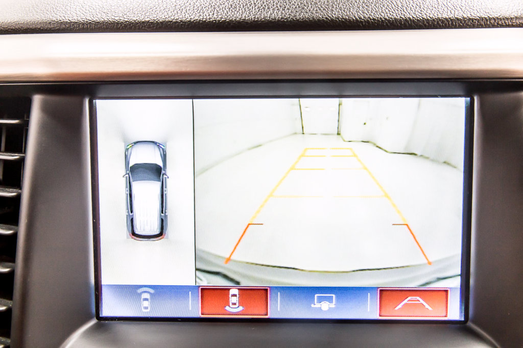Used 2019 GMC Acadia Denali w/ Technology Package FWD image 13