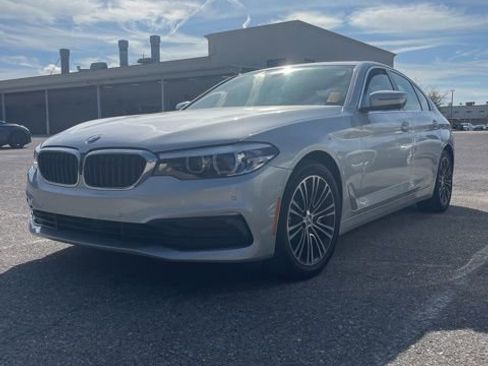 Used 2019 BMW 530i image 1
